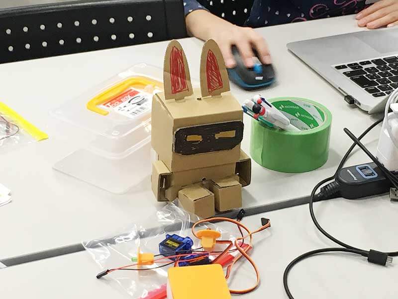 小学生向け簡単電子工作キットembot（エムボット）